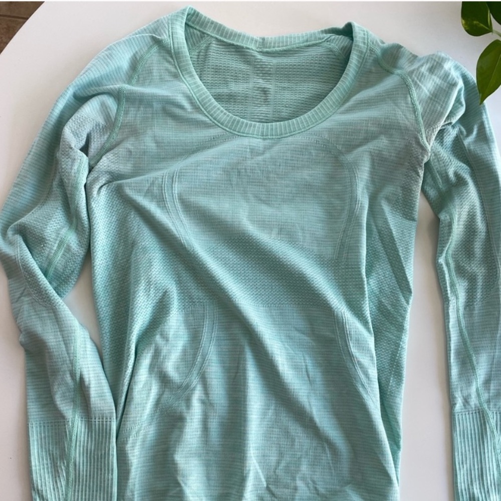 Lululemon long sleeve top